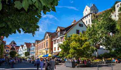 Unterstadt Meersburg mit Blick auf Burg Meersburg